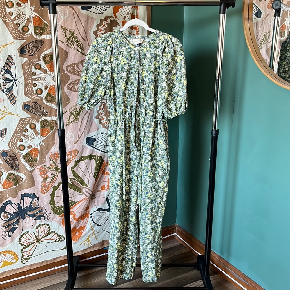 Floral jumpsuit with pockets!